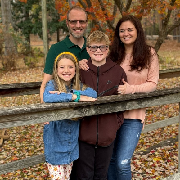 Meet your Posher, Emily - Picture 1 of 1